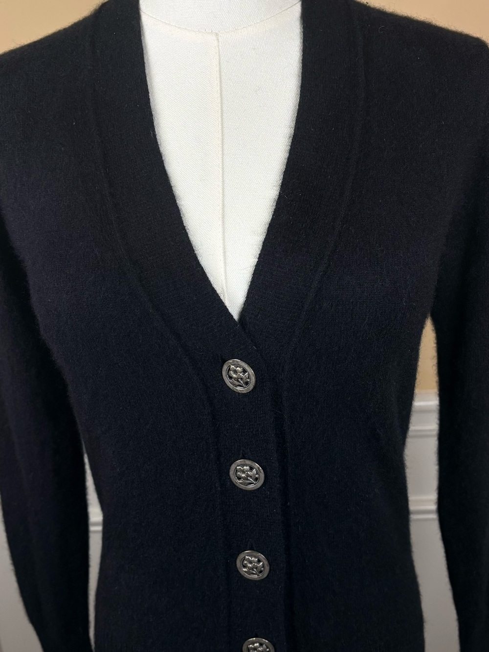 🖤 J.CREW 100% CASHMERE BLACK CARDIGAN ORNATE BUTTONS SIZE S